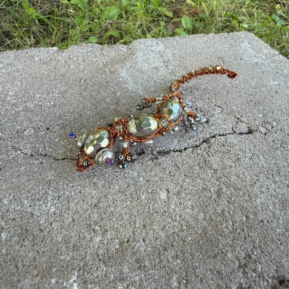 Handmade Wire Wrapped Lizard Gecko Brooch Pin Metallic Copper Silver Tone